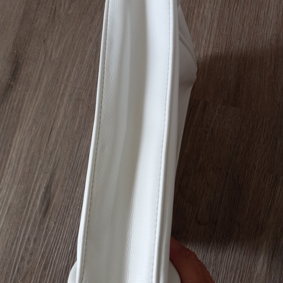 Rodan + Fields Cosmetic Make-Up Bag - Picture 6 of 7